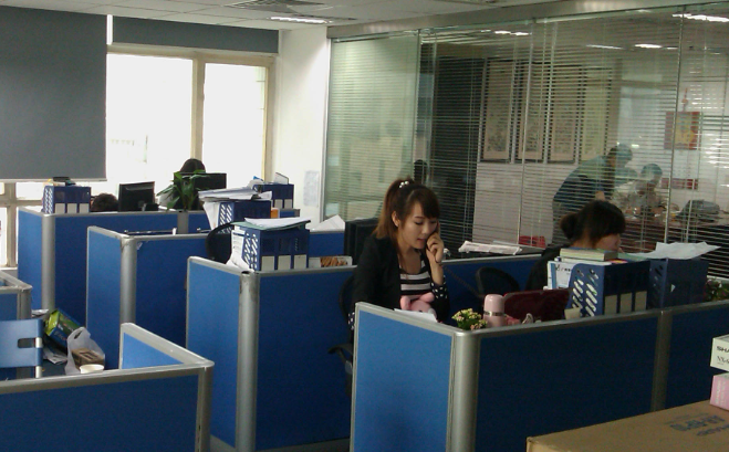 设备金属外壳加工材料选择与表面处理方案